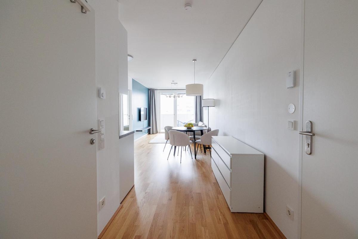 Lovely Apartment In Marina Tower - 10Min To City Center เวียนนา ภายนอก รูปภาพ