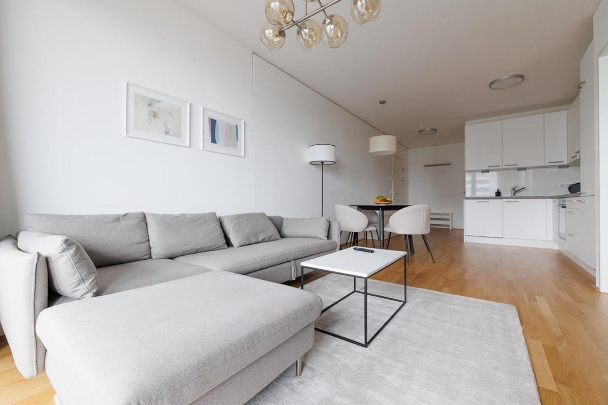 Lovely Apartment In Marina Tower - 10Min To City Center เวียนนา ภายนอก รูปภาพ