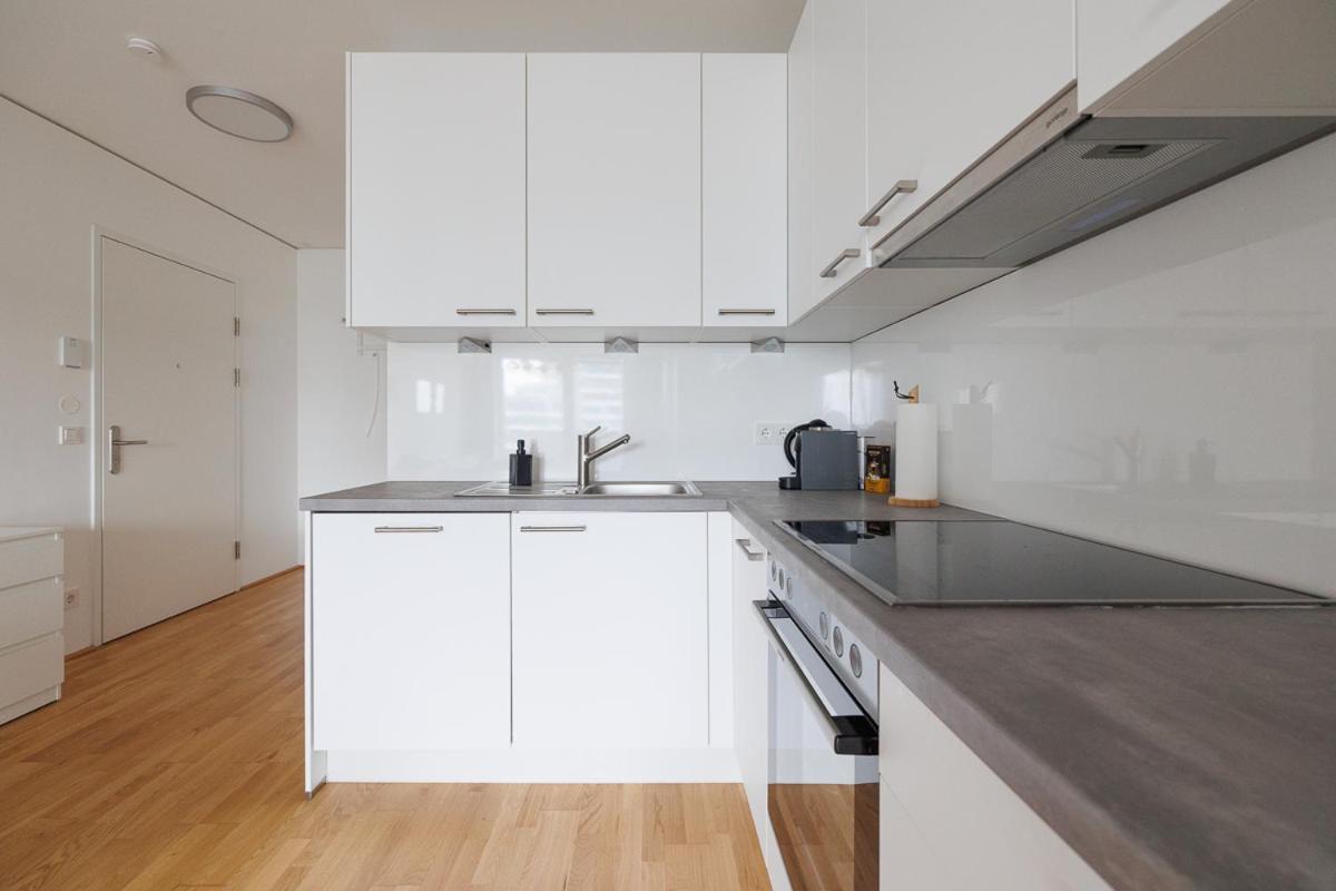 Lovely Apartment In Marina Tower - 10Min To City Center เวียนนา ภายนอก รูปภาพ